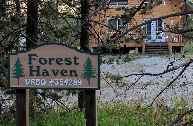 Forest Haven, un chalet confortable, à 30 minutes de Yellowstone!
