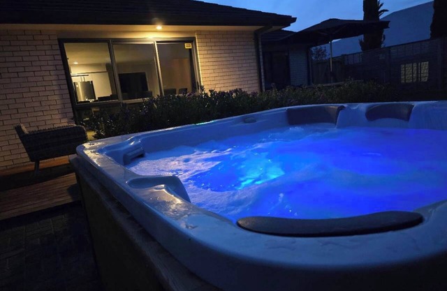 Executive Home with Spa Pool | Ride to the Forest