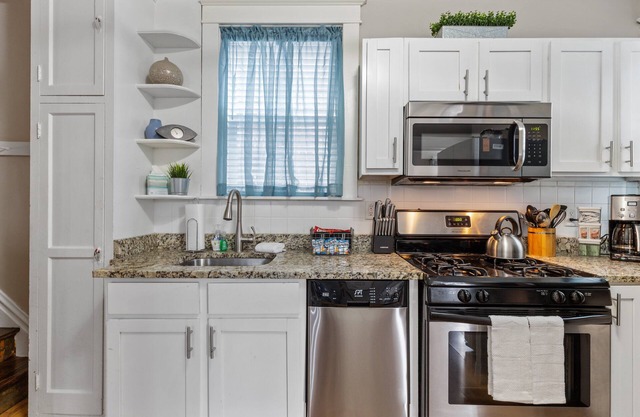 1135: Forest Park Oasis by JZ Vacation Rentals