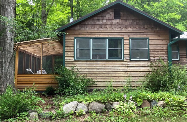 Forest Retreat: Top1% in Ratings,Reviews &Reliability. New Porch addition 2025!
