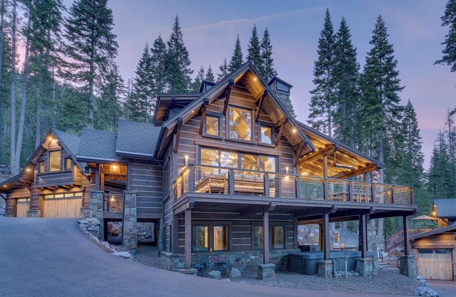 Forest Retreat W/Spa, Sauna, Pier Access (Cherry Lodge)