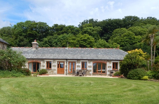 Ancien relais de poste avec jardin clos - Hendra Barns, Mitchell Near Newquay