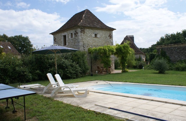 Ancien pigeonnier restaure et amenage, avec piscine privative