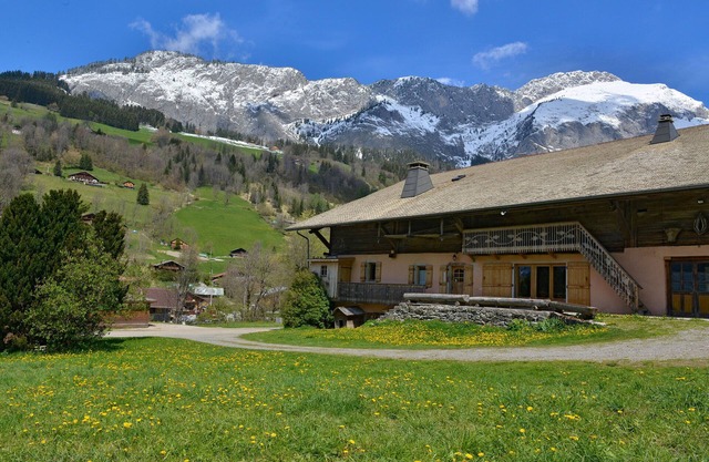 Ancienne Ferme Rénovée Chalet De 180m² classé ** au cœur des Portes du Soleil