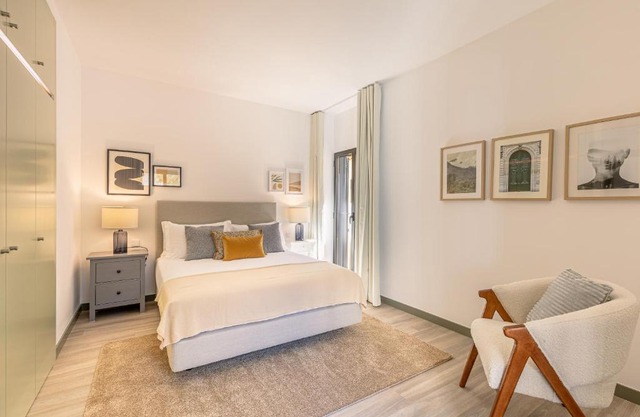 Fort Bay Suite Apartments