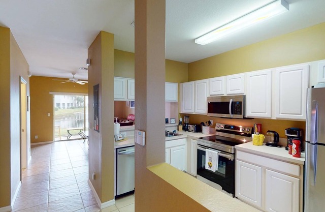 Fort Myers - 2 Suites in Gated Community- Requires 6 Months Minimum Rental