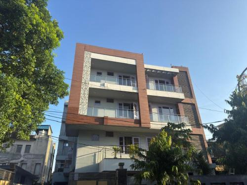 Fortune Home Service Apartment 3BHK, E-46,Sector 72, Noida