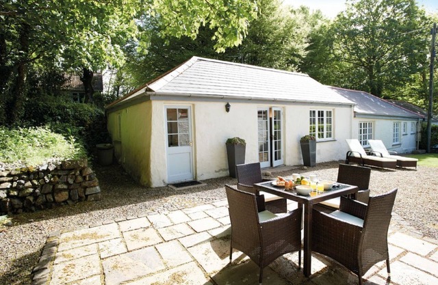 A 4 miles au sud de Helston, cette charmante maison est située dans un domaine tranquille.