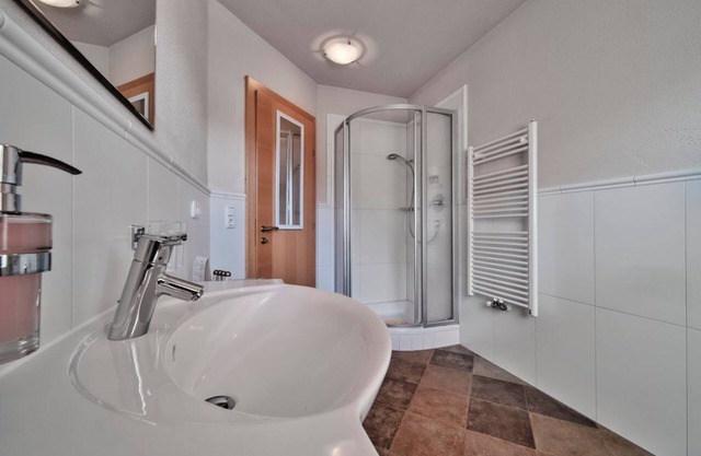 Four-bed room 11 shower/WC, from 4 nights half board - Berggasthof Bärnstatt