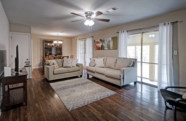Four Bedroom House Retreat in the Heart of Jackson