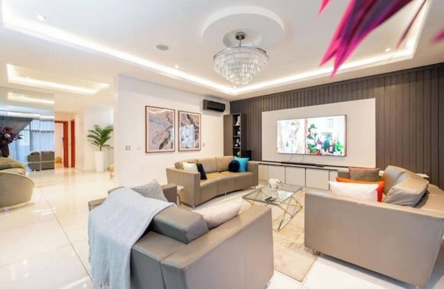 Four bedroom Luxury Duplex with Pool and PS5,Ikoyi