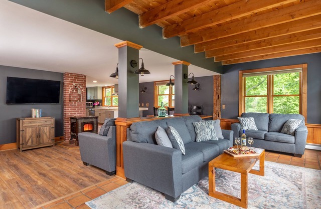 Four-Bedroom Vermont Farmhouse near Smuggler's Notch