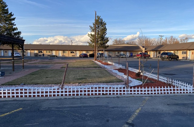Travelodge by Wyndham Farmington Hwy 64