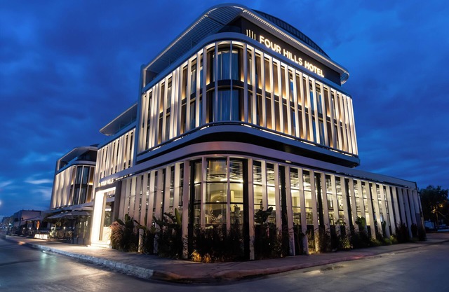 FOUR HILLS HOTEL