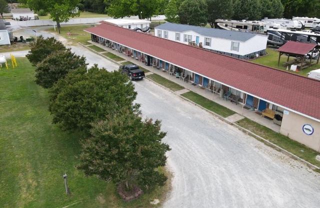 Four Oaks Lodging