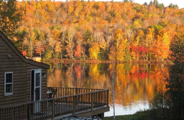 Maison quatre saisons - façade sur le lac, quai privé et avec kayaks