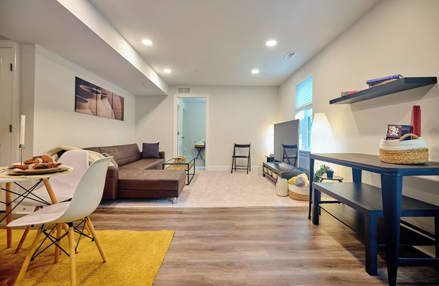 Four Seasons Apartment in charming Elkridge