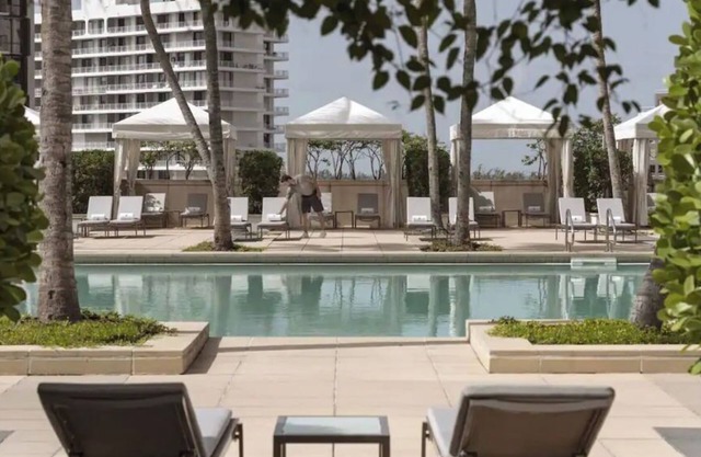 Four Seasons Brickell, King Bed with city and partial ocean view