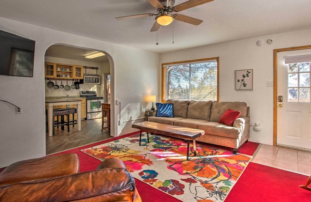 NEW! ‘Fox Cottage’ - Quiet Escape w/ Private Deck!