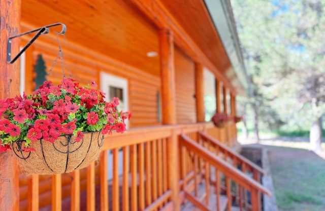 FOX DEN CABIN W / FREE WIFI⭐️CÔT RÉFRIGÉRANT BBQ À RÉFRIGÉRATION 2BR 2 BA 8 PERSONNES À PRÈS DE YNP