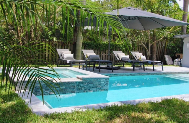 Fox Private Resort-Heated Pool, Spa-Downtown&Beach
