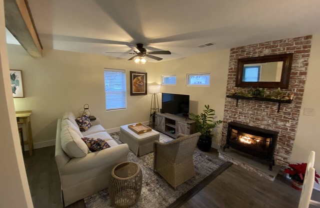 New! Fox Ridge Cottage!