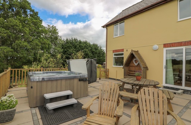 Foxes Meadow, HOWEY