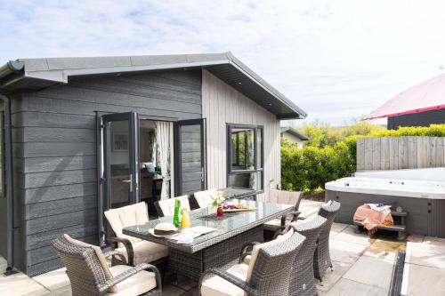 Foxglove Lodge, 31 Roadford Lake Lodges