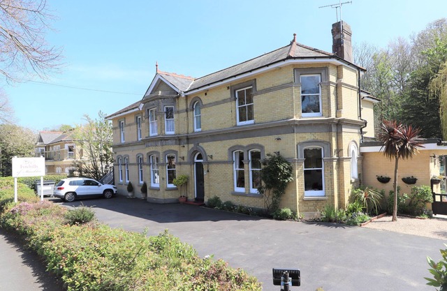 Foxhills of Shanklin - a house that sleeps 10 guests in 5 bedrooms