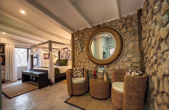 Foxy Crocodile Bush Lodge & Kruger Safari's - No Loadshedding