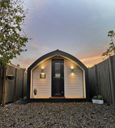 Foxy's Den Dornoch