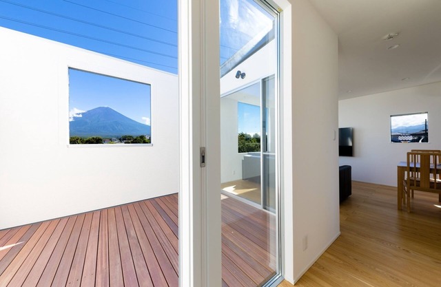 Frame View MtFuji Villawest Newly built Villa / Minamitsuru-gun Yamanashi