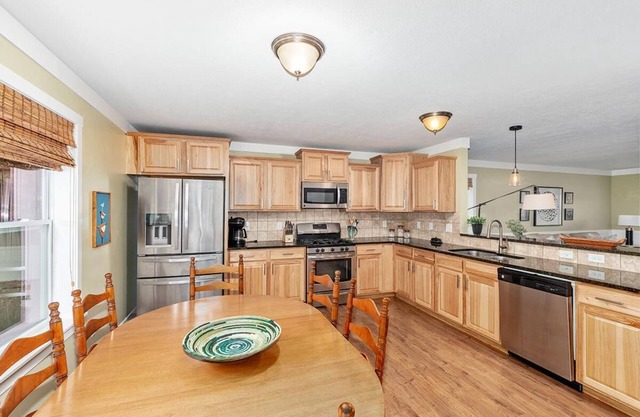 Francis Way - Four Bedroom Villa, Sleeps 8