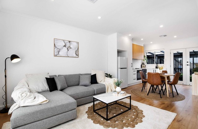 Frankie's Retreat Henley Beach