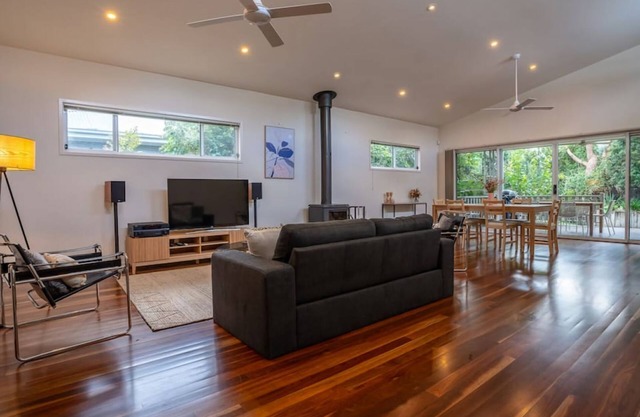 Frankies Place - a stunning coastal home