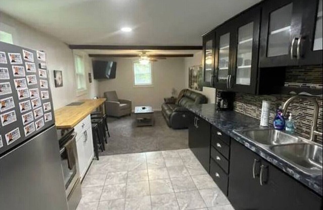 Frank's Last Resort- Sunset Vacation Rentals