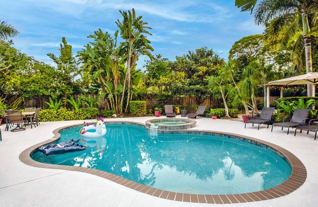 Amazing Backyard Paradise: Heated Saltwater Pool,Romantic Gazebo, near Beach/IMG