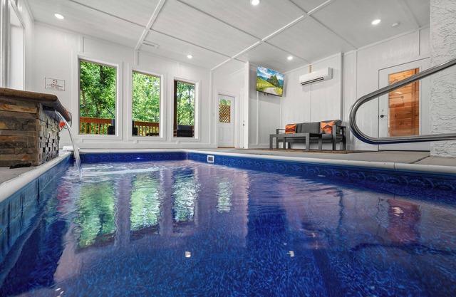 New Listing Free Attraction Passes! Indoor Heated Pool, Hot Tub, Arcade Games