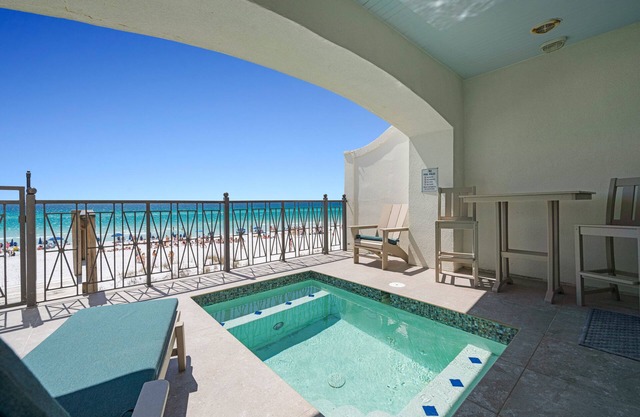 Front de mer avec piscine Splash, permet aux animaux domestiques, barbecue électrique! Superbes vues!