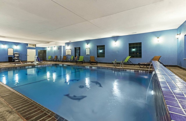 Studio accessible aux personnes à mobilité réduite | Petit-déjeuner quotidien gratuit, piscine intérieure + centre de fitness
