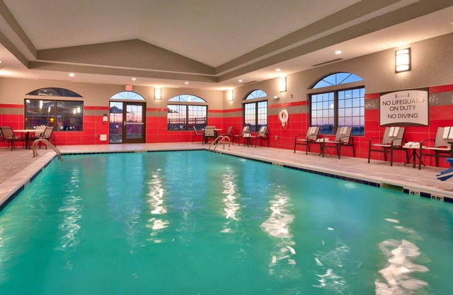 Suite accessible aux malentendants | Wi-Fi gratuit, petit-déjeuner gratuit + piscine intérieure sur place