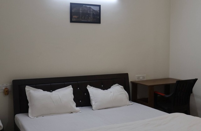 Best 3bhk Homestay in Gomti Nagar- Bayweaver Nests