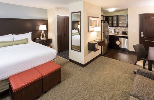 Free Breakfast. Pool. Great for Business Travelers!
