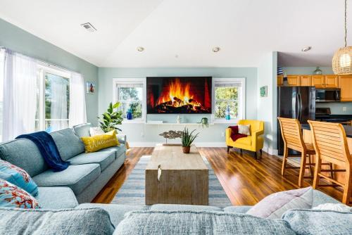 Free Heated pool, Views, Volleyball, Pets