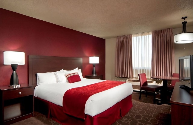 Free Onsite Parking, Santa Fe King Non Smoking Room at Edgewater Casino Resort