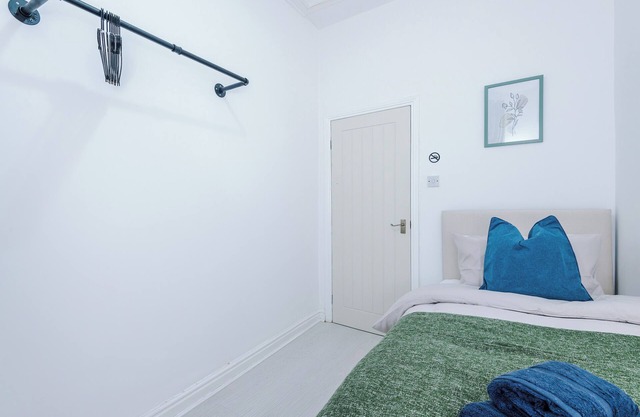 FREE Parking, Games Room, Sleeps 7, Manchester