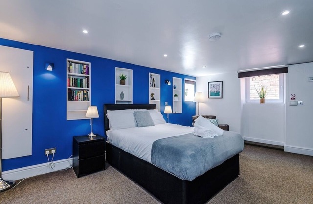 Free Parking | Ideal S10 Location | Close To Hospital