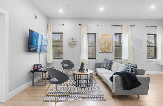 Free Parking Modern Duplex-Central Location-close to Train+EWR