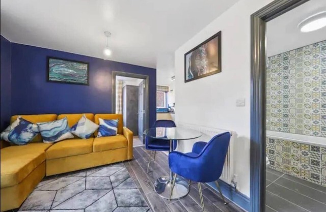 Free Parking Newly Renovated Modern Gem in Harrow