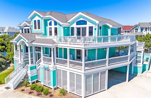 Free pool heat, hot tub, elevator, chefs kitchen, gated community with tennis, lap pools, ocean f...